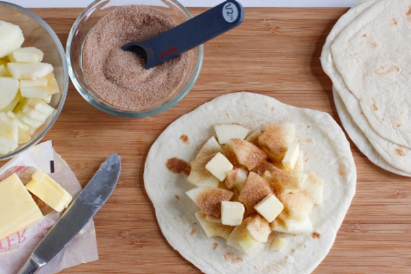 apples, apple pie, apple pie tortillas, kids kitchen