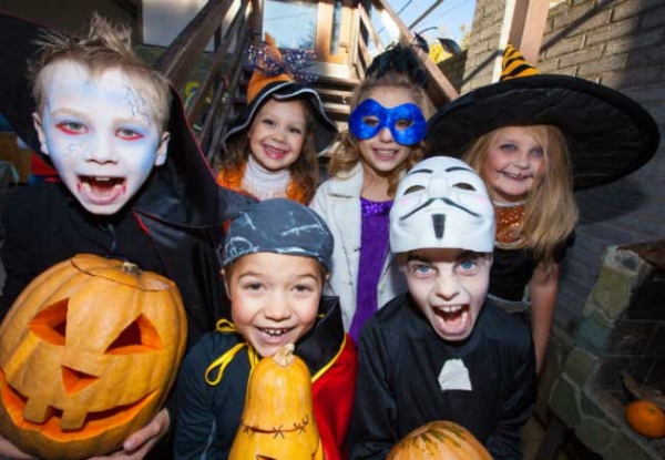 10 Spooky Tips for Hosting a Haunted House | Creative Child