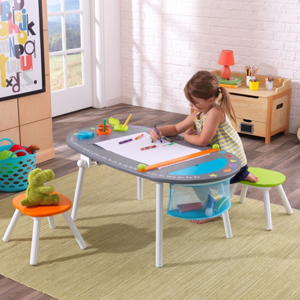 Chalkboard Art Table With Stools