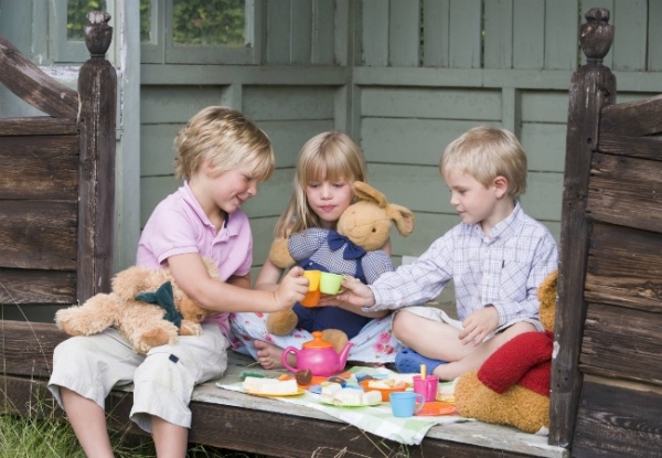 Why Pretend Play Is Important for Kids - Playing Pretend and Child  Development