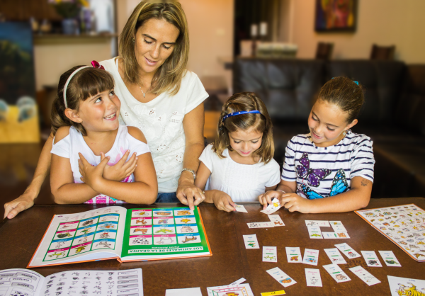 Risas y Sonrisas Spanish for Kids Homeschool Program w/Online Access