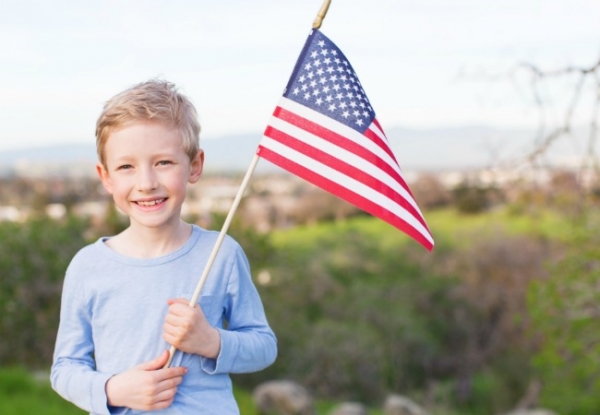 Here Are Some Kid Friendly Ways To Celebrate The Holiday And Honor Those Who Have Lost Their Lives As Well Creative Child