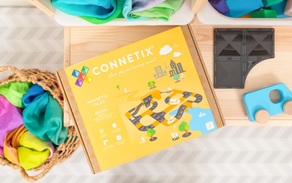 CONNETIX 16 Piece Roads Ramps and Intersections Pack